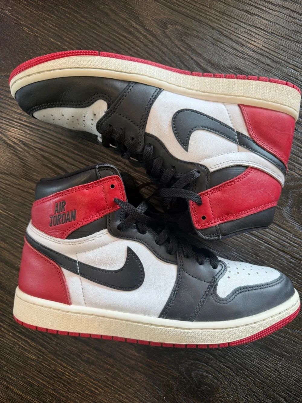 Air Jordan 1 Retro OG High Black Toe Reimagined men’s size 9